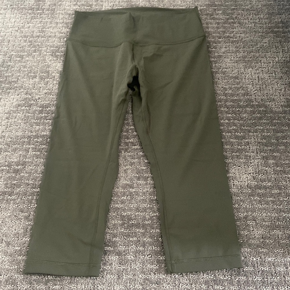 Lululemon size 14, cropped leggings